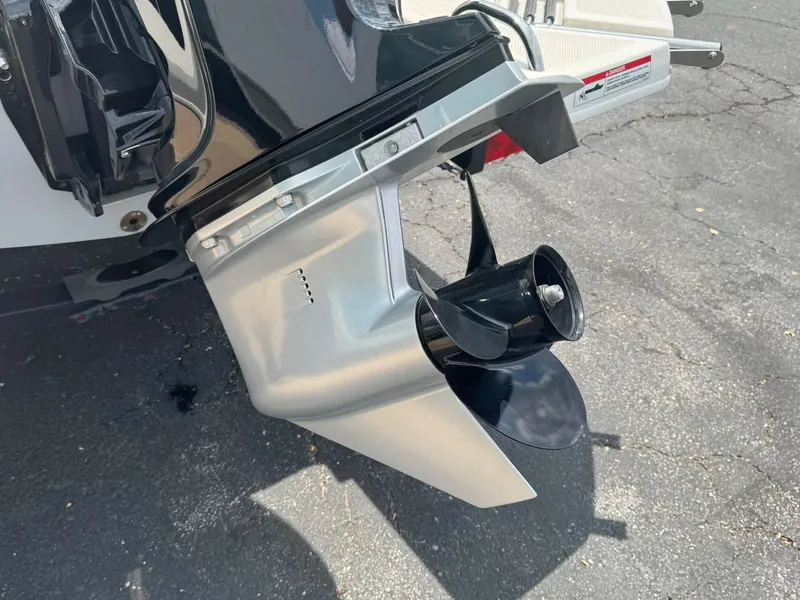 Slide: The Image of Bayliner 180 EL 2023 - 8