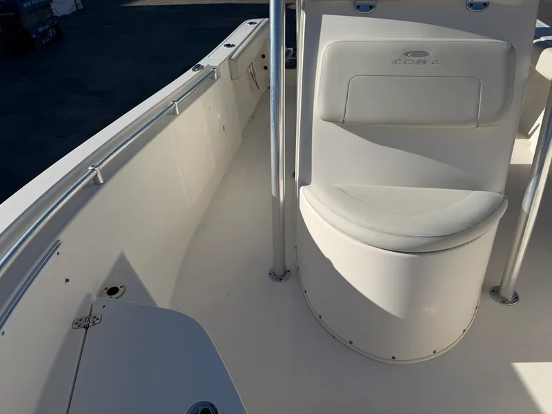 Slide: The Image of Cobia 220 CC 2018 - 11