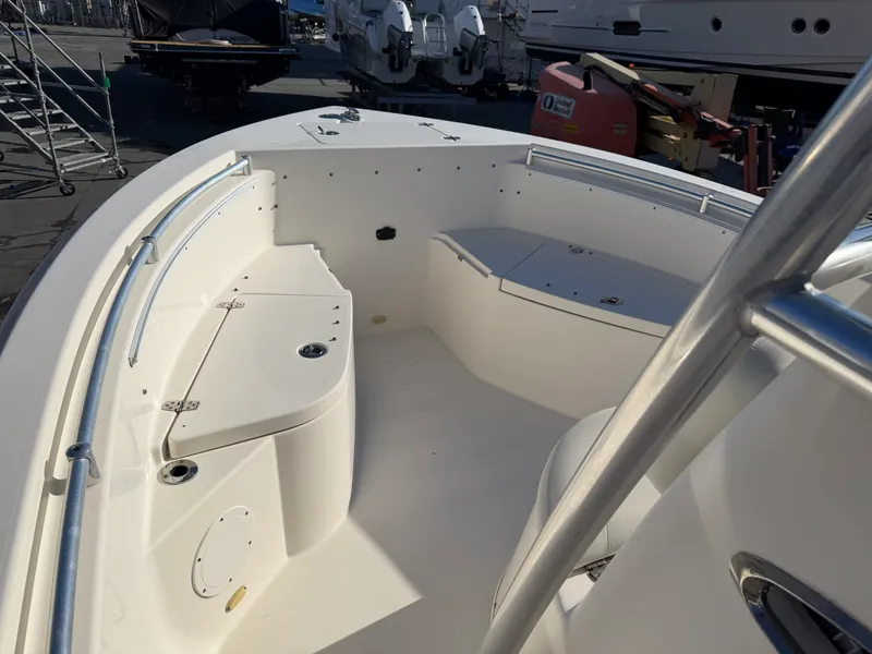 Slide: The Image of Cobia 220 CC 2018 - 12