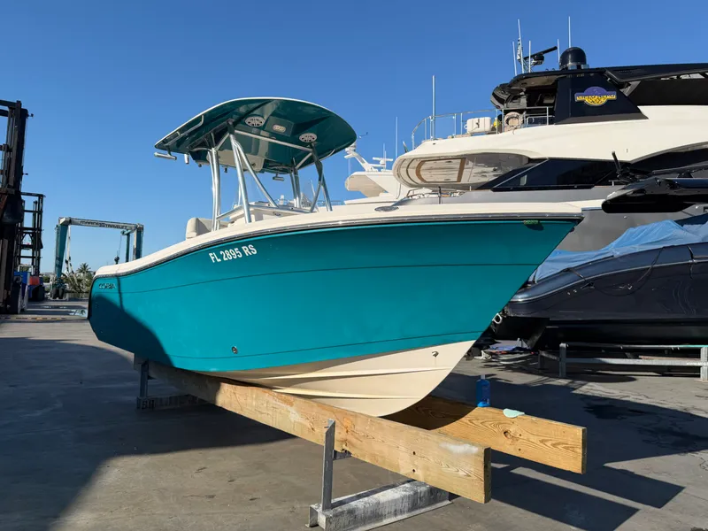 Slide: The Image of Cobia 220 CC 2018 - 17