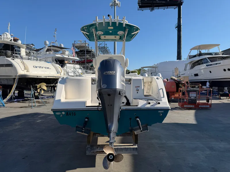 Slide: The Image of Cobia 220 CC 2018 - 2