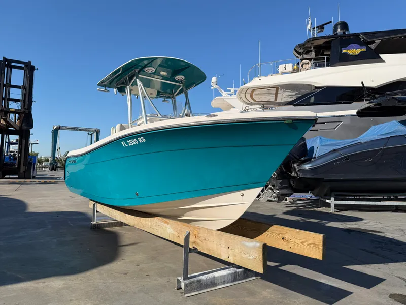Slide: The Image of Cobia 220 CC 2018 - 5