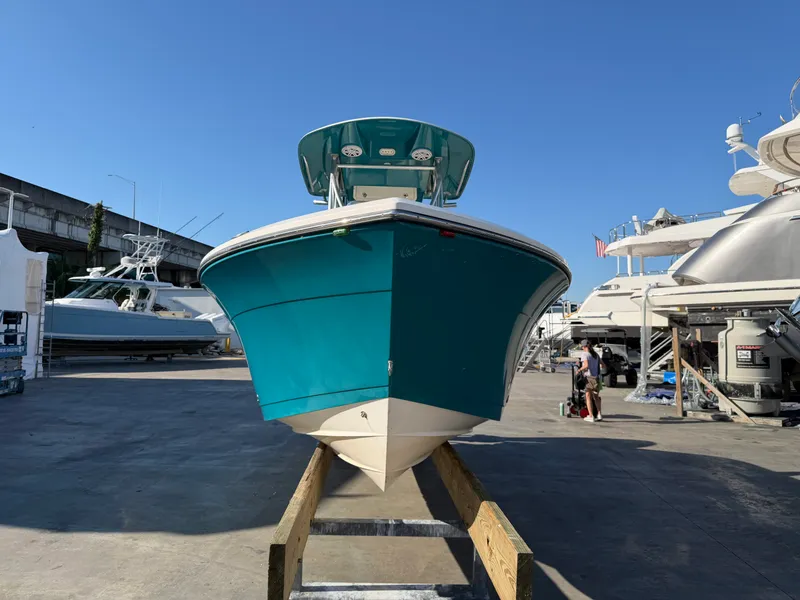 Slide: The Image of Cobia 220 CC 2018 - 6