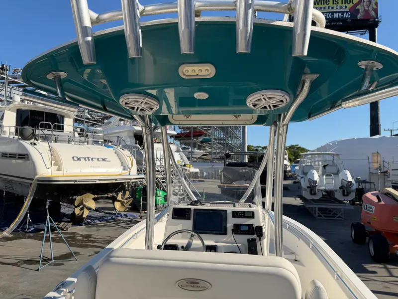 Slide: The Image of Cobia 220 CC 2018 - 9
