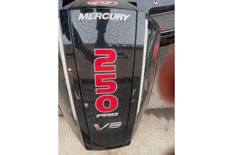 Slide: The Image of Mercury 250 Pro V8 engine on 2025 Nitro Z20 XL Pro boat. - 118