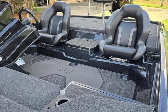 Slide: The Image of 2025 Nitro Z21 XL boat interior with dual seats and sleek design. - 8