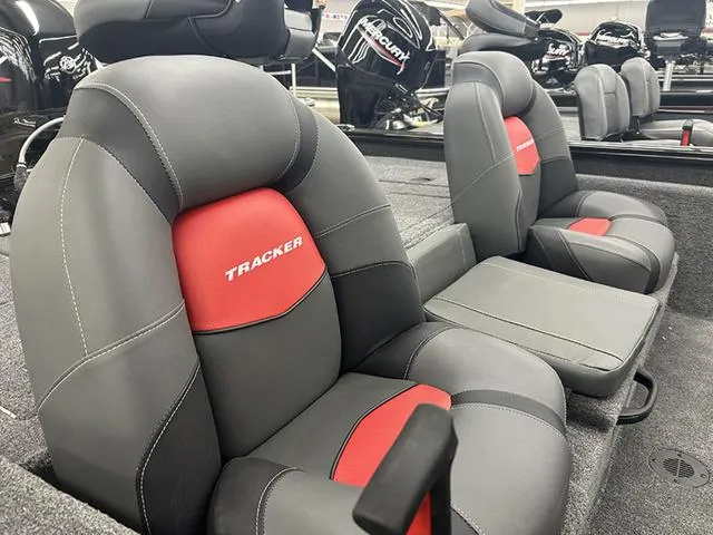 Slide: The Image of Tracker Pro Team 175 TF 2025 - 6