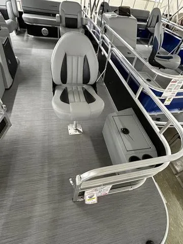 Slide: The Image of Lowe Ultra 202 Fish & Cruise 2023 - 3