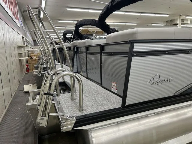 Slide: The Image of Qwest 822 RLS 2023 - 12