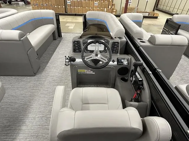 Slide: The Image of Qwest 822 E-Class Splash Pad LT 2023 - 2