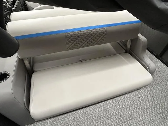 Slide: The Image of Qwest 822 E-Class Splash Pad LT 2023 - 4