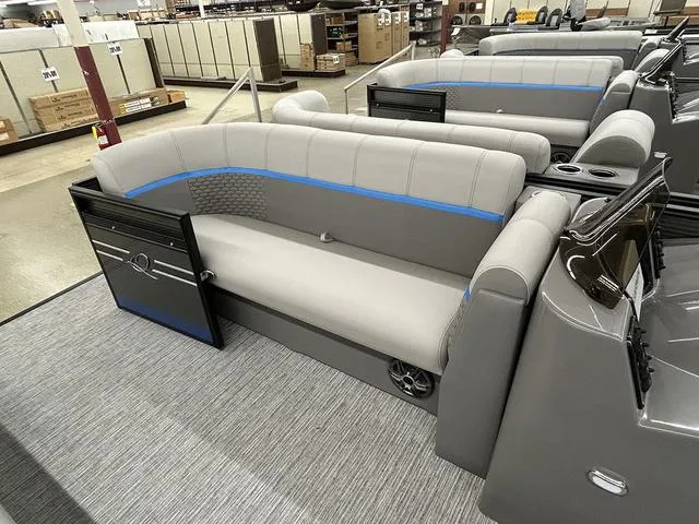 Slide: The Image of Qwest 822 E-Class Splash Pad LT 2023 - 6