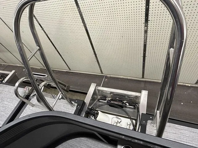 Slide: The Image of Qwest 822 E-Class Splash Pad LT 2023 - 9