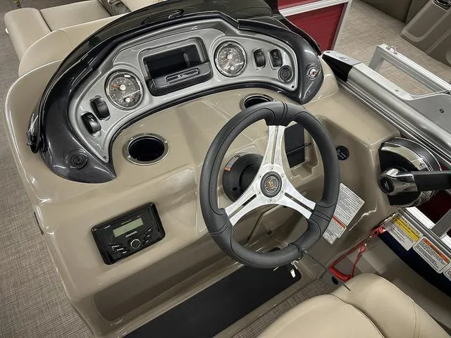 Slide: The Image of Sun Tracker Fishin' Barge 22 DLX 2023 - 5