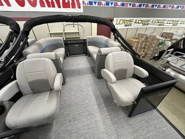 Slide: The Image of Qwest 822 E-Class RLS LT 2023 - 5