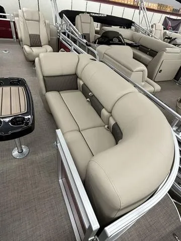 Slide: The Image of Sun Tracker Party Barge 22 DLX 2024 - 4