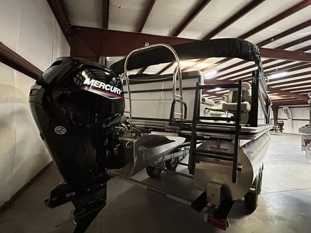 Slide: The Image of Lowe LS 190 2025 - 13