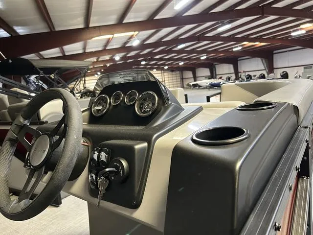 Slide: The Image of Lowe LS 190 2025 - 5