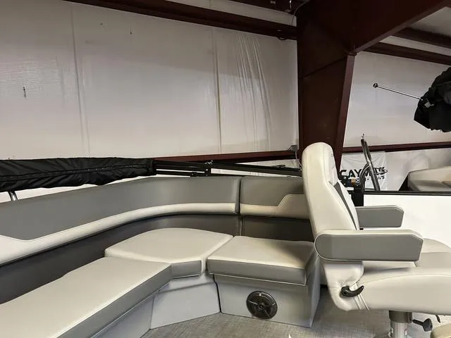 Slide: The Image of Lowe LS 190 2025 - 6