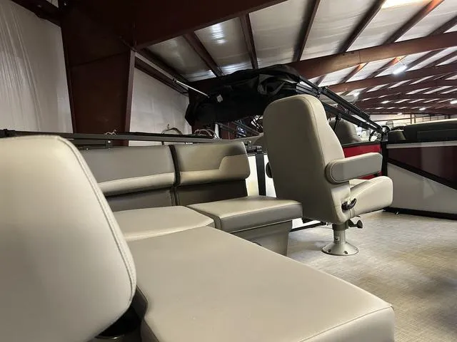 Slide: The Image of Lowe LS 190 2025 - 8