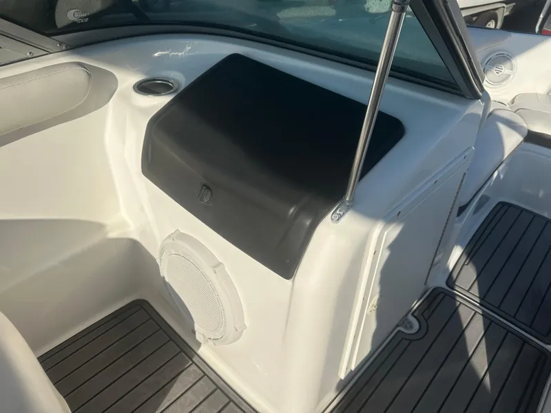 Slide: The Image of 2013 Yamaha Boats SX192 interior with sleek design and modern features. - 30