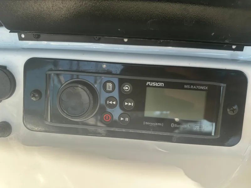 Slide: The Image of Fusion MS-RA70NSX stereo system on 2013 Yamaha SX192 boat dashboard. - 33