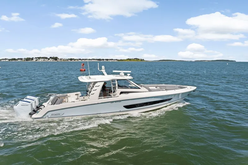 Slide: The Image of Boston Whaler 420 Outrage 2026 - 57
