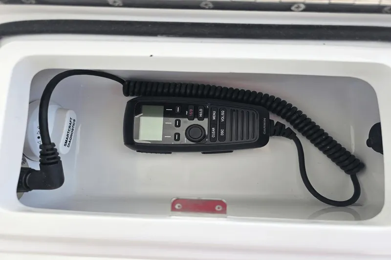 Slide: The Image of Intrepid 375 Nomad SE 2025 - 29