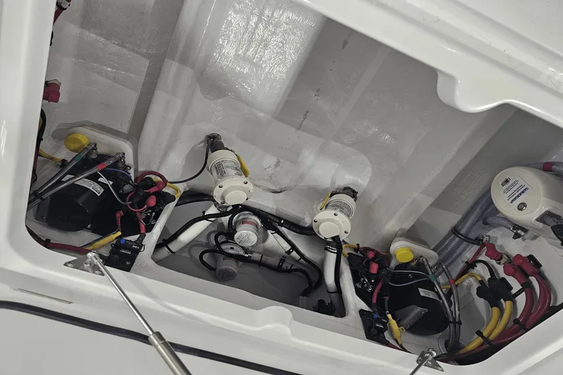 Slide: The Image of Intrepid 375 Nomad SE 2025 - 39