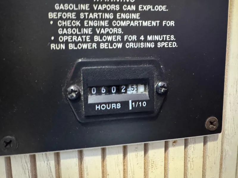 Slide: The Image of Hour meter on 1996 Stardust Cruisers 72x16 houseboat, showing 602.5 hours. - 11