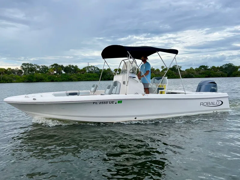 Slide: The Image of Robalo 226 Cayman 2026 - 2