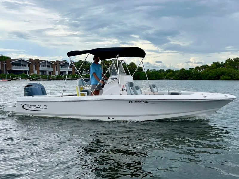 Slide: The Image of Robalo 226 Cayman 2026 - 5