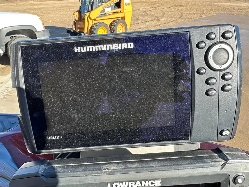 Slide: The Image of Humminbird Helix 7 fish finder on a 2012 Ranger 619VS boat. - 30