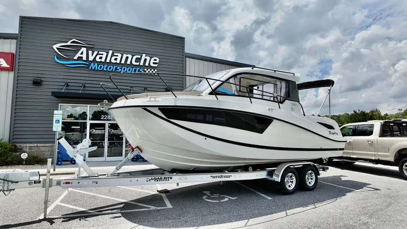 The Image of 2025 Bayliner TROPHY 25 EXPLORER boat on trailer at Avalanche Motorsports. - 0