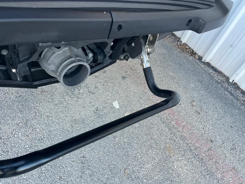 Slide: The Image of 2018 Yamaha WaveRunner FX Cruiser SVHO rear view with tow hook detail. - 16