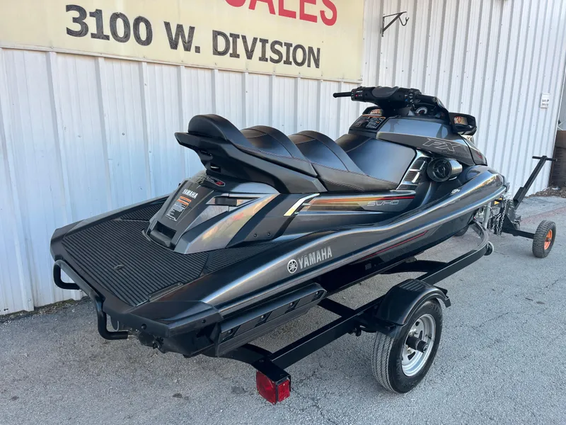 Slide: The Image of 2018 Yamaha WaveRunner FX Cruiser SVHO on trailer, parked outside sales building. - 27