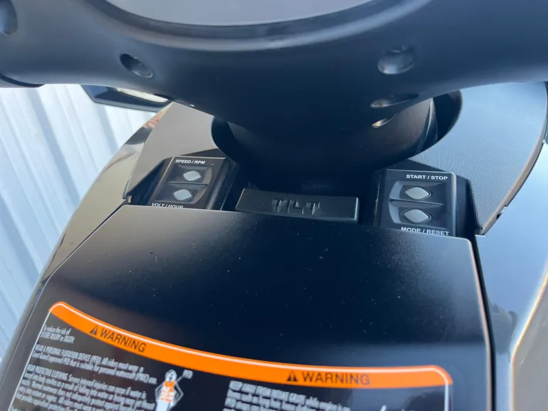 Slide: The Image of Control panel of a 2018 Yamaha WaveRunner FX Cruiser SVHO with warning labels. - 29