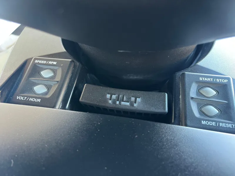 Slide: The Image of Control panel of 2018 Yamaha WaveRunner FX Cruiser SVHO with tilt, speed, and start buttons. - 32
