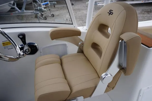 Slide: The Image of Sea Pro 240 DLX 2025 - 21