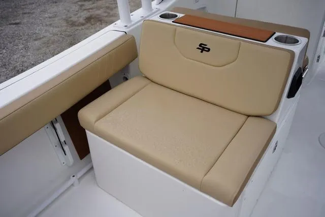 Slide: The Image of Sea Pro 240 DLX 2025 - 24