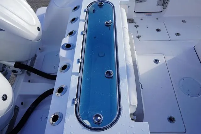 Slide: The Image of Sea Fox 328 Commander 2025 - 23