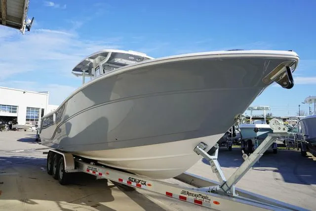 Slide: The Image of Sea Fox 328 Commander 2025 - 4