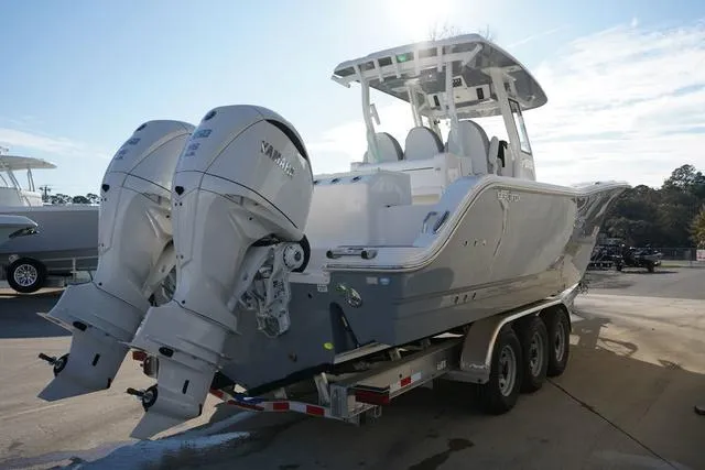 Slide: The Image of Sea Fox 328 Commander 2025 - 5