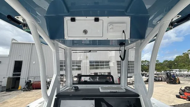 Slide: The Image of Sea Pro 262 CC 2025 - 16