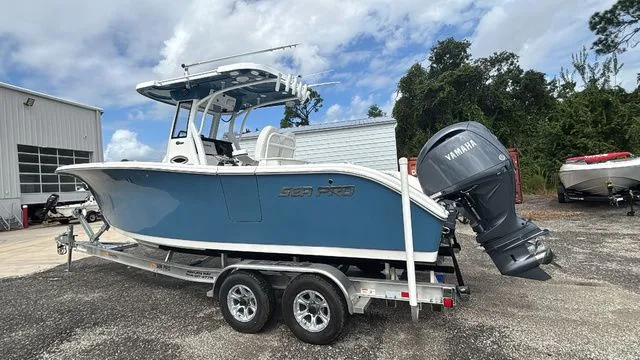 Slide: The Image of Sea Pro 262 CC 2025 - 7