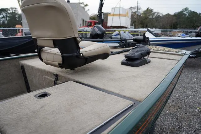 Slide: The Image of Tracker TRACKER CLASSIC LIMITED 2025 - 12