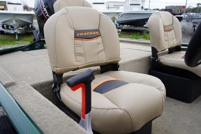 Slide: The Image of Tracker TRACKER CLASSIC LIMITED 2025 - 14