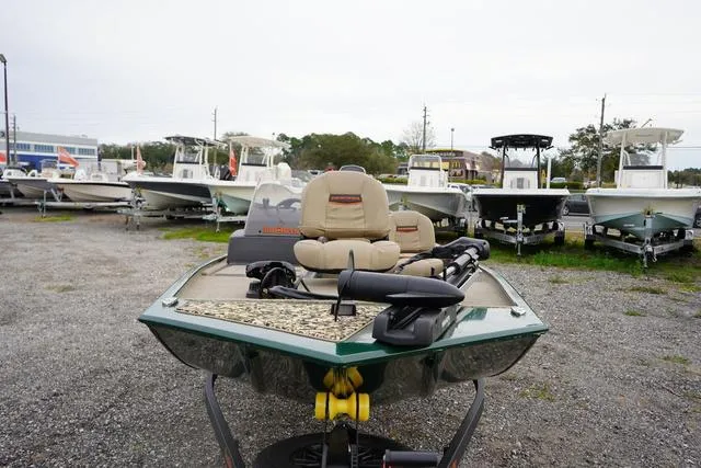 Slide: The Image of Tracker TRACKER CLASSIC LIMITED 2025 - 6