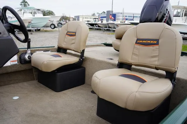 Slide: The Image of Tracker TRACKER CLASSIC LIMITED 2025 - 9