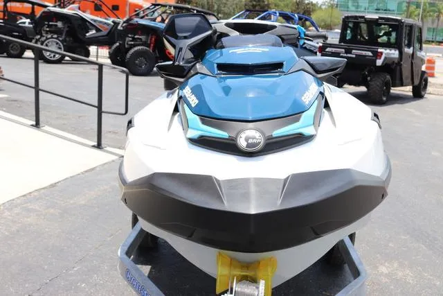 Slide: The Image of Sea-Doo FishPro Sport 170 2025 - 9